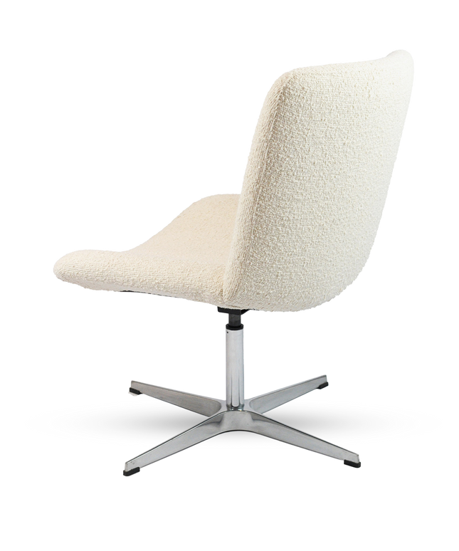 BLANCO Swivel Lounge Chair