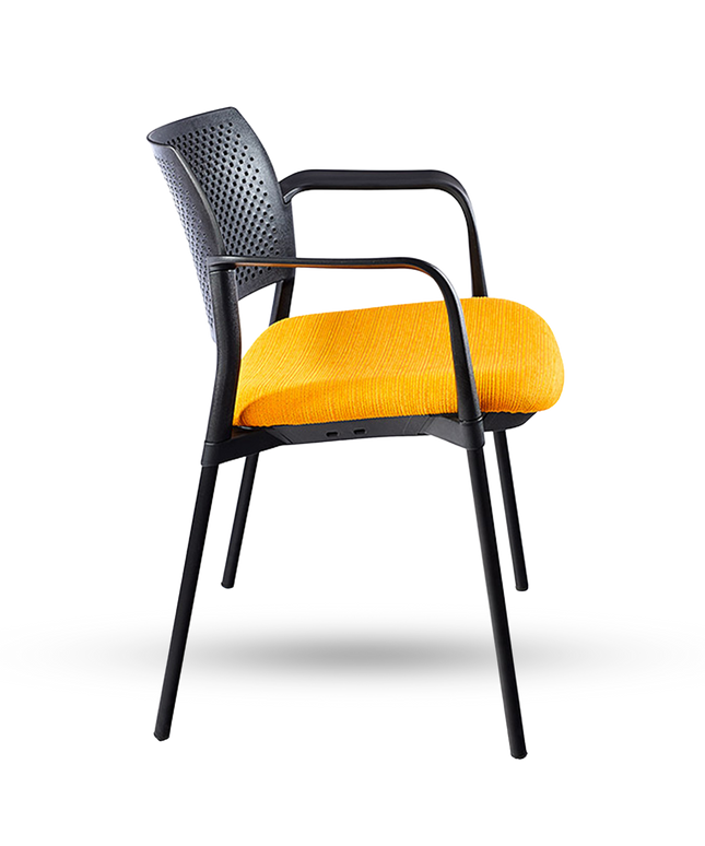 KYOS 4-Legged Arm Chair